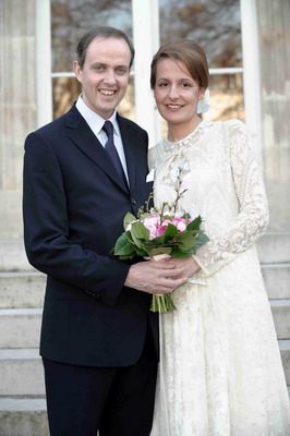 Le duc et la duchesse de Vendôme lors de leur mariage civil.