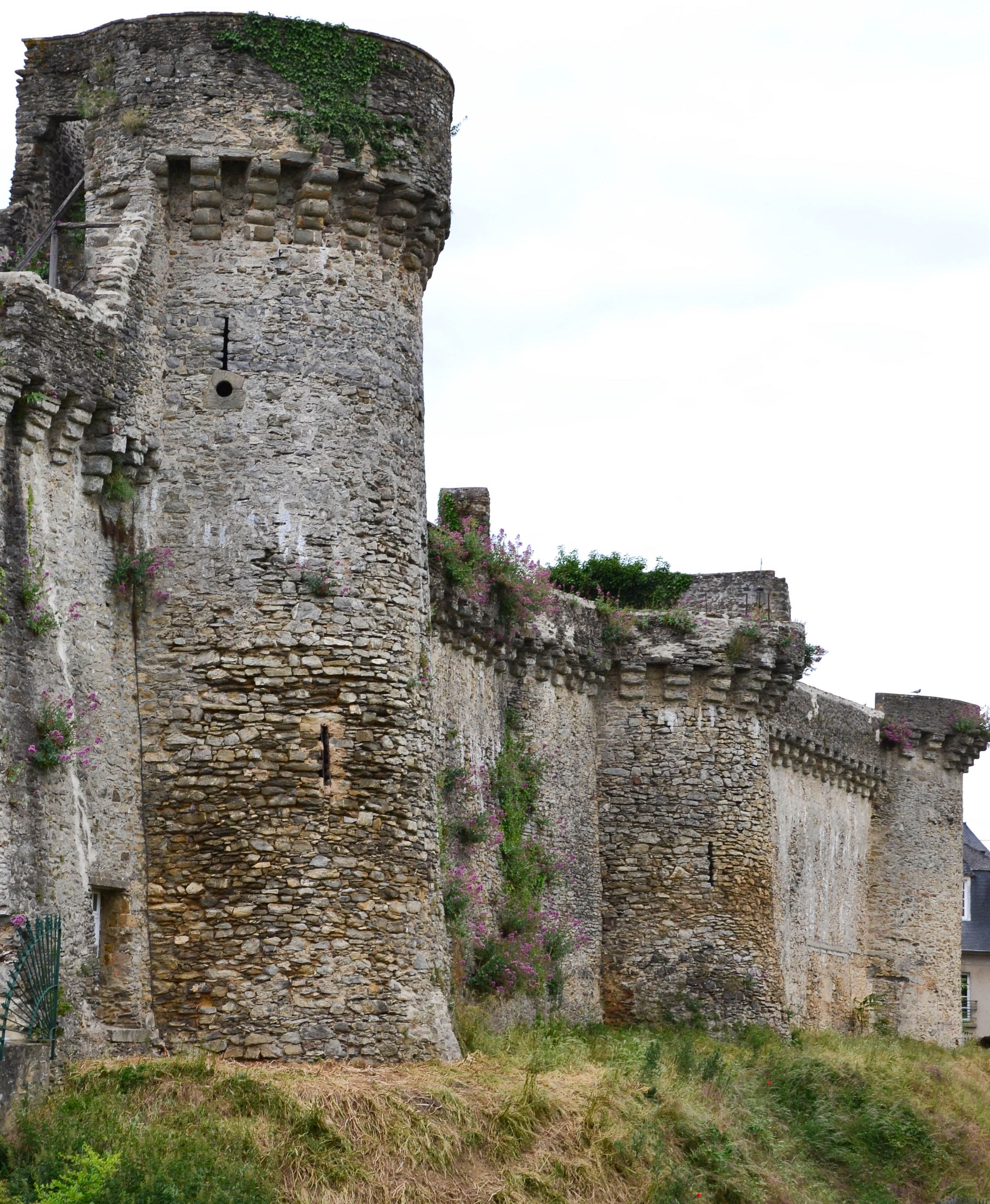 Tour de Belot-Oisel, Laval