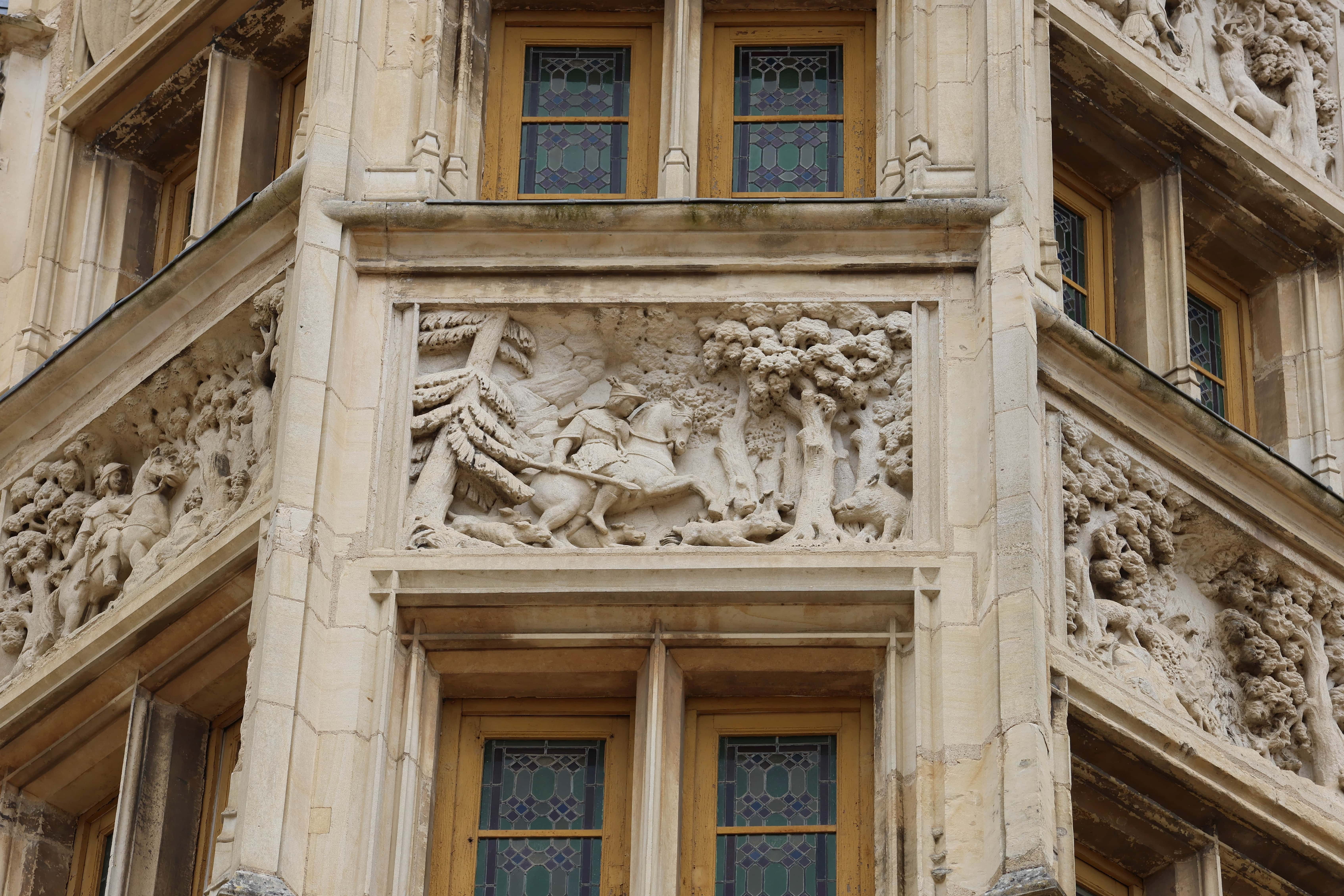 Légende du Chevalier du Cygne, tour d’escalier, Palais Ducal, Nevers