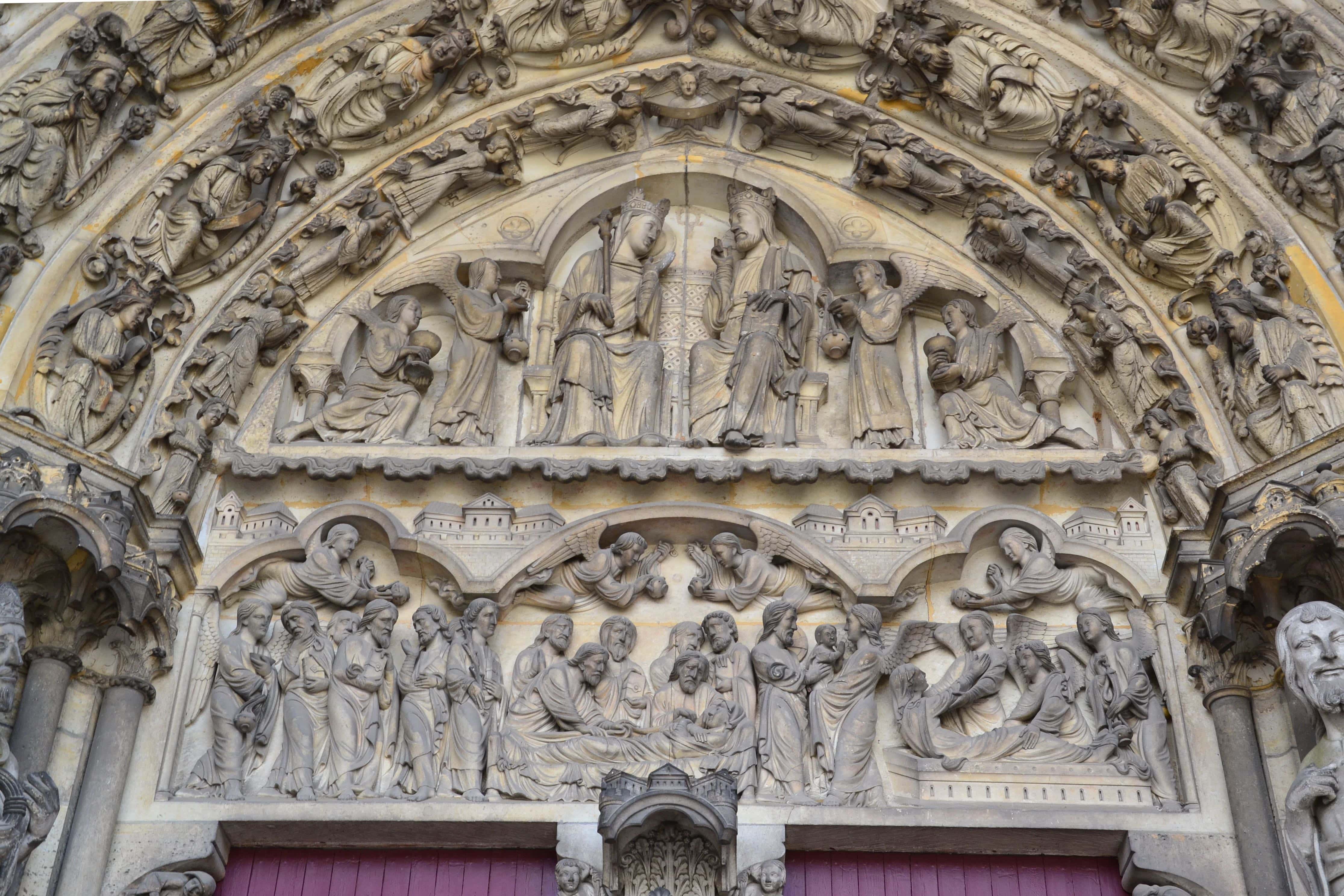 Linteau du porche central, Cathédrale Notre-Dame de Laon