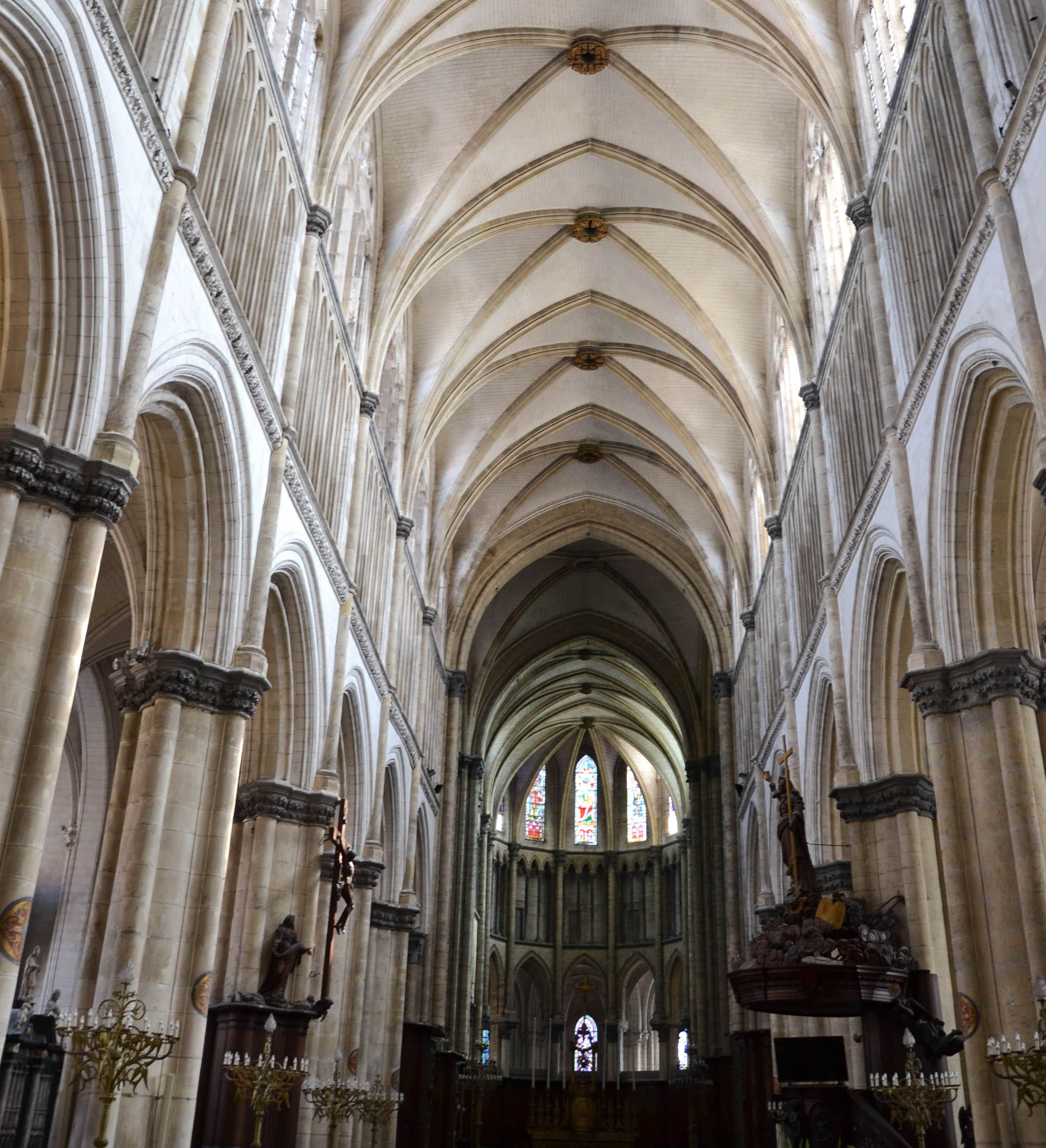 Nef et chœur de la cathédrale, Saint-Omer