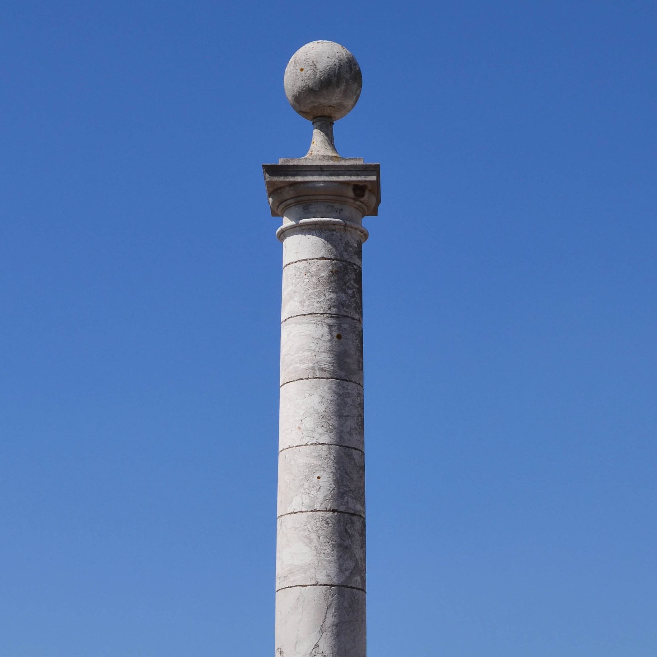 Colonne Louis XVIII, Calais