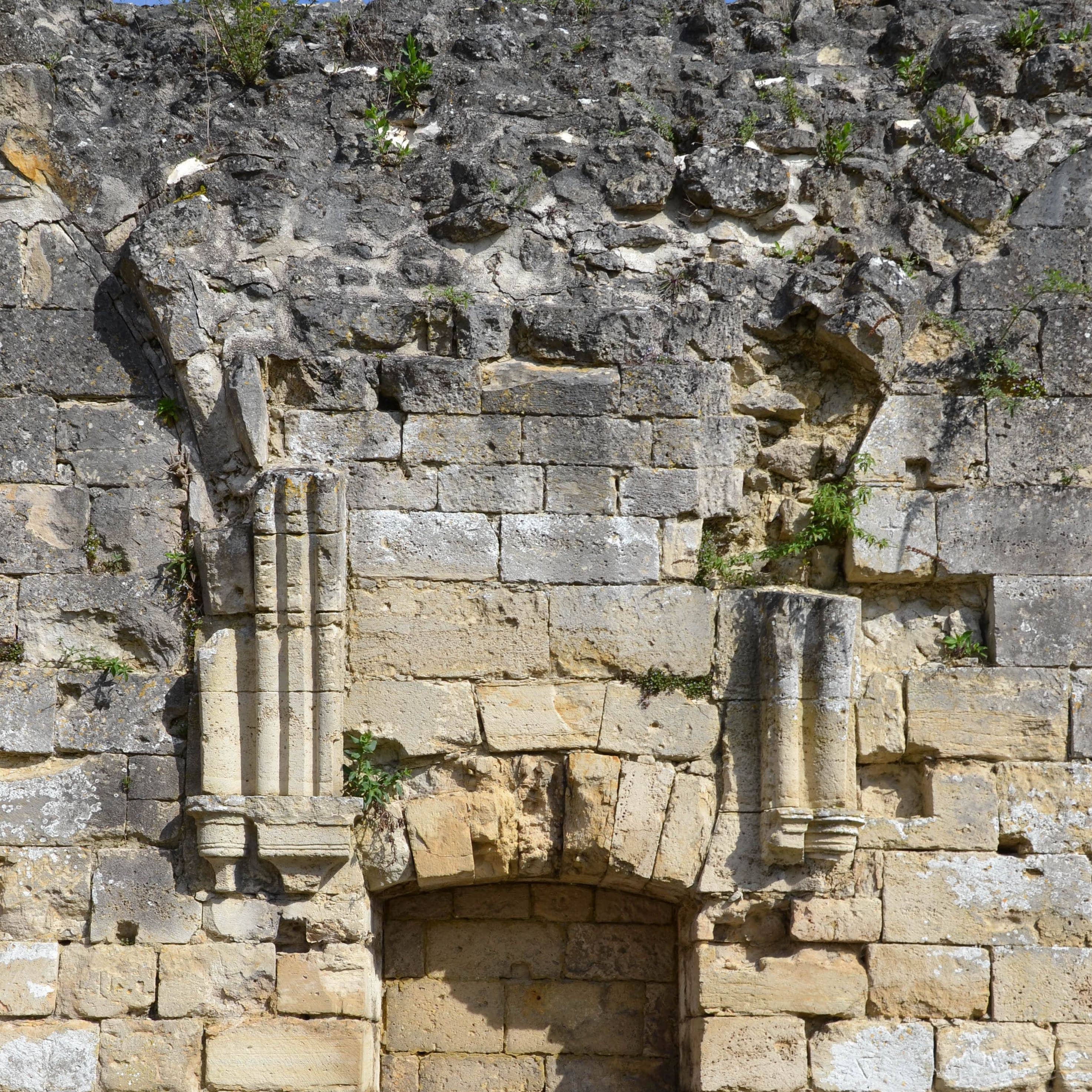 Porte du Maître Odon, face intérieure de la basse-cour, Coucy