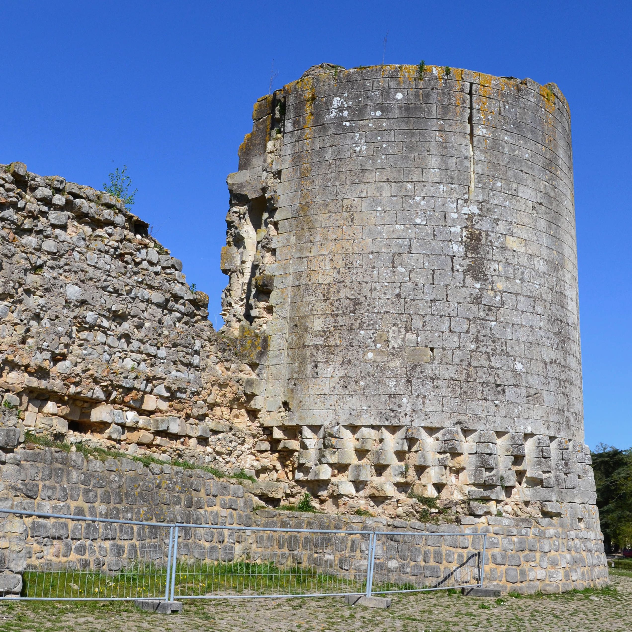 Tour de l’horloge, château de Fère-en-Tardenois
