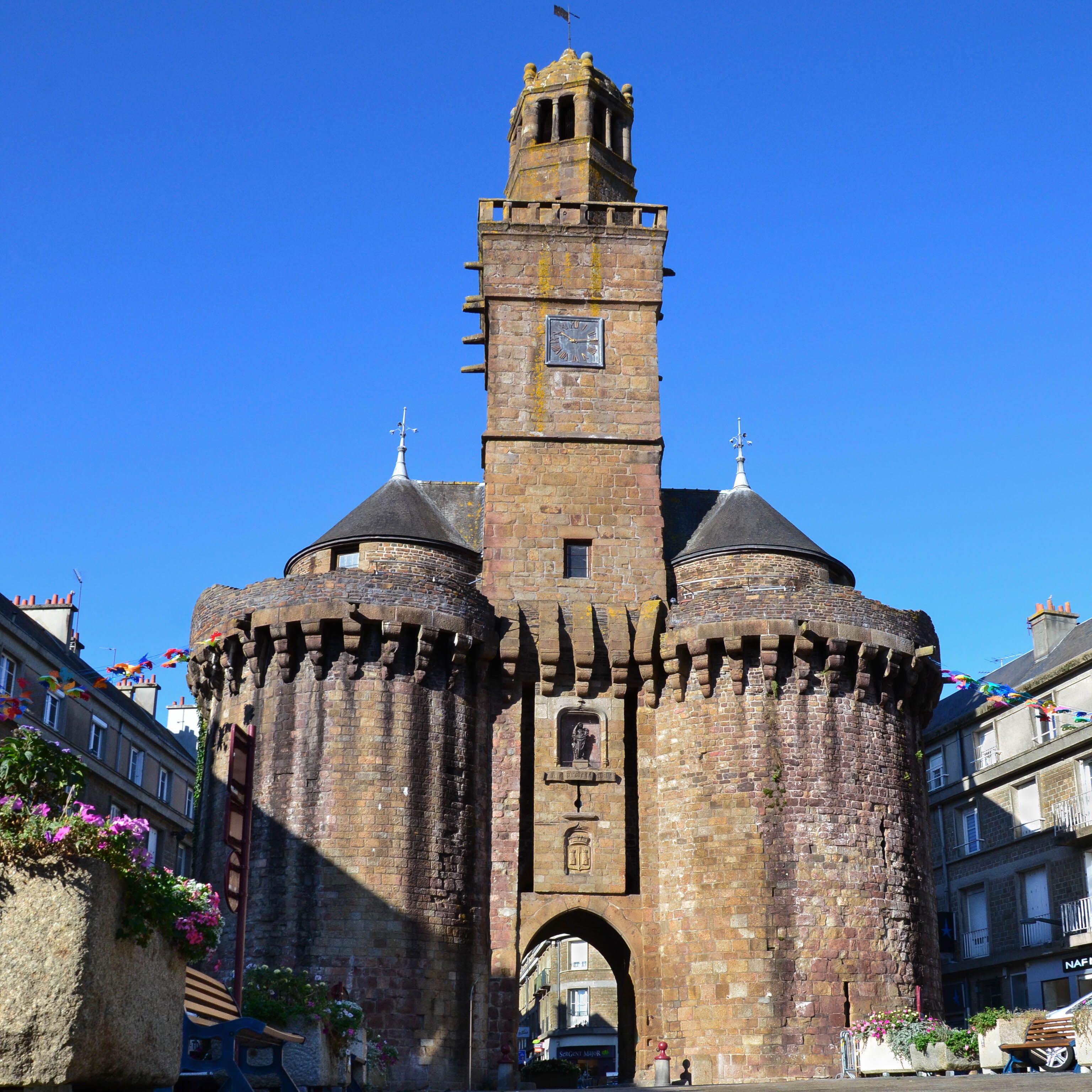 Porte-Horloge, Vire