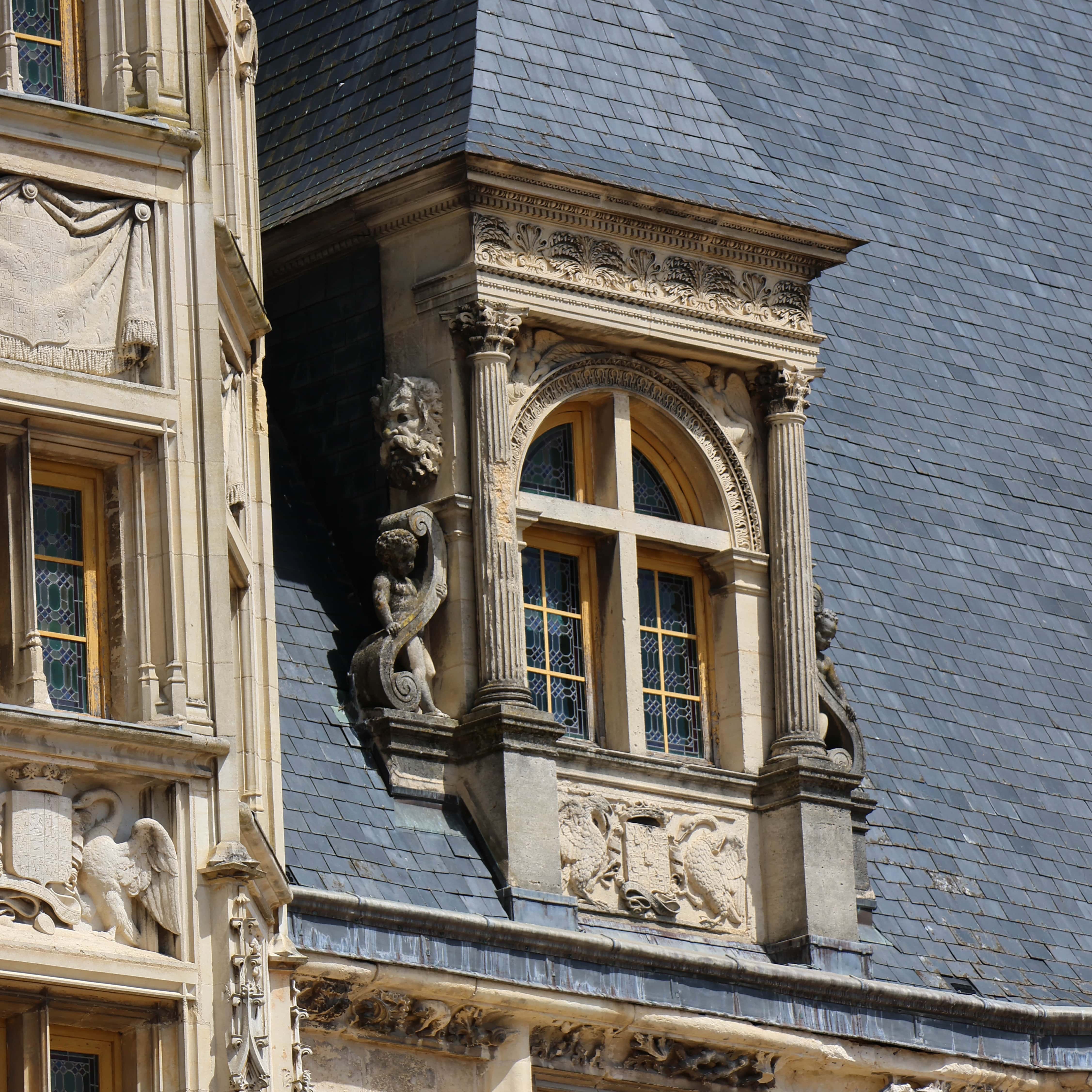 Lucarnes, Palais Ducal, Nevers