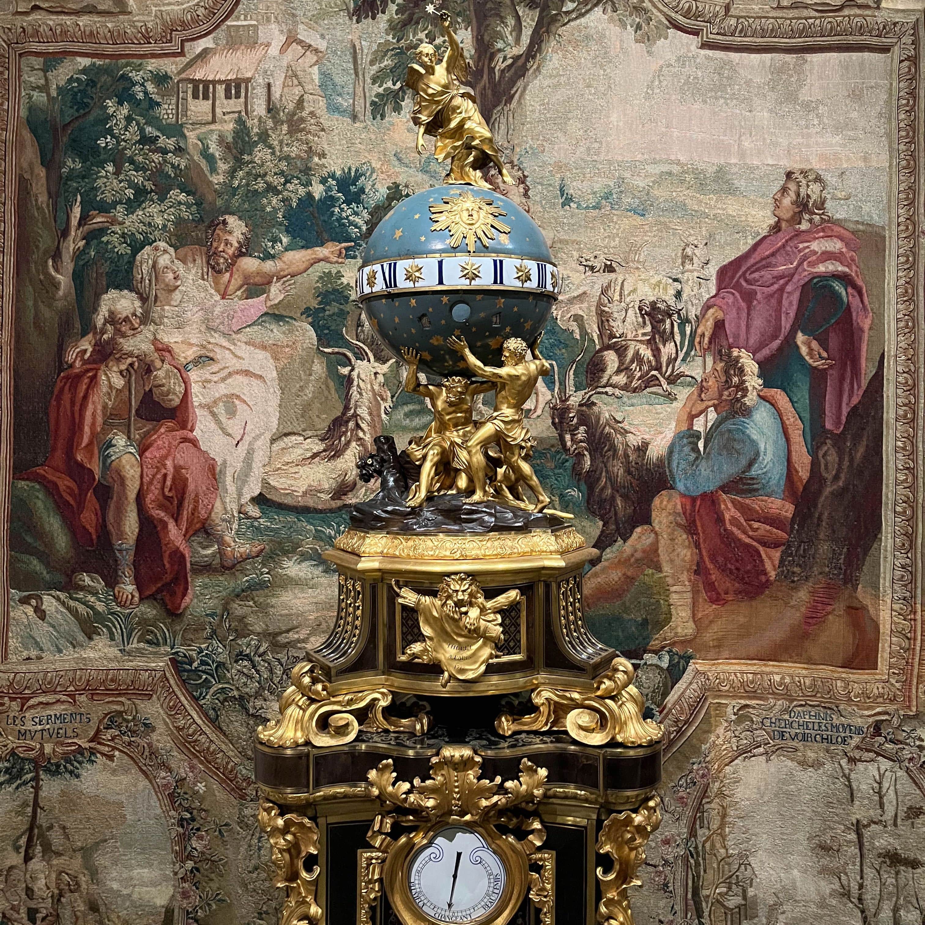 Pendule d’Hercule et d’Atlas à piédestal triangulaire (1712), André-Charles Boulle