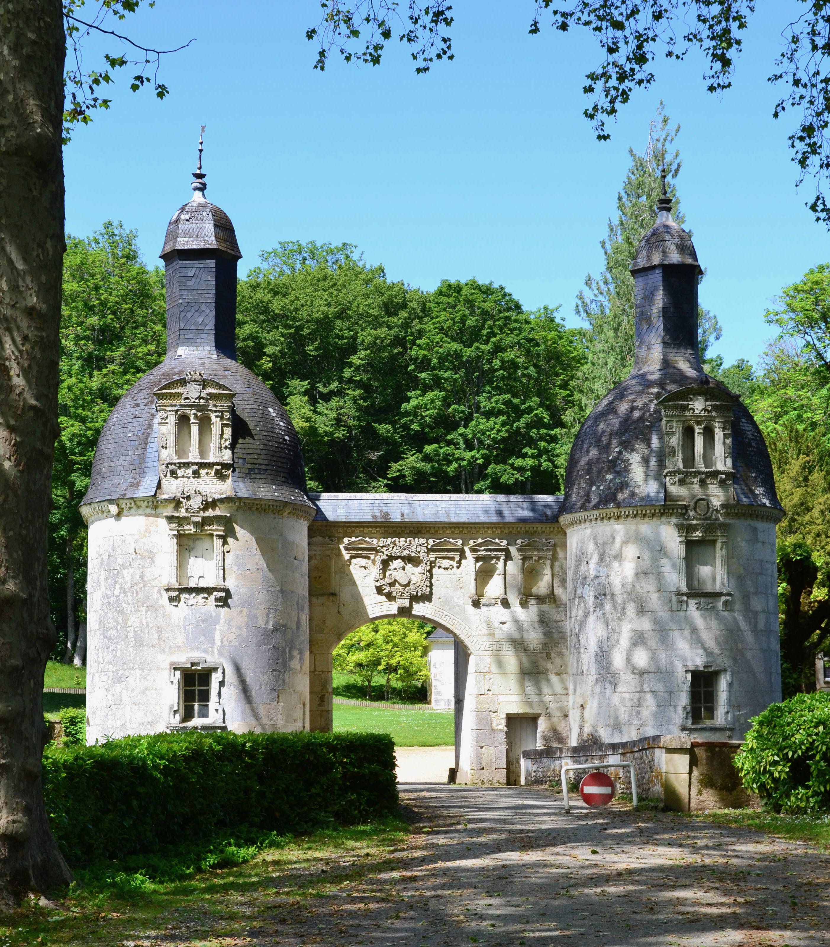 Porte d’entrée, domaine de Courtanvaux