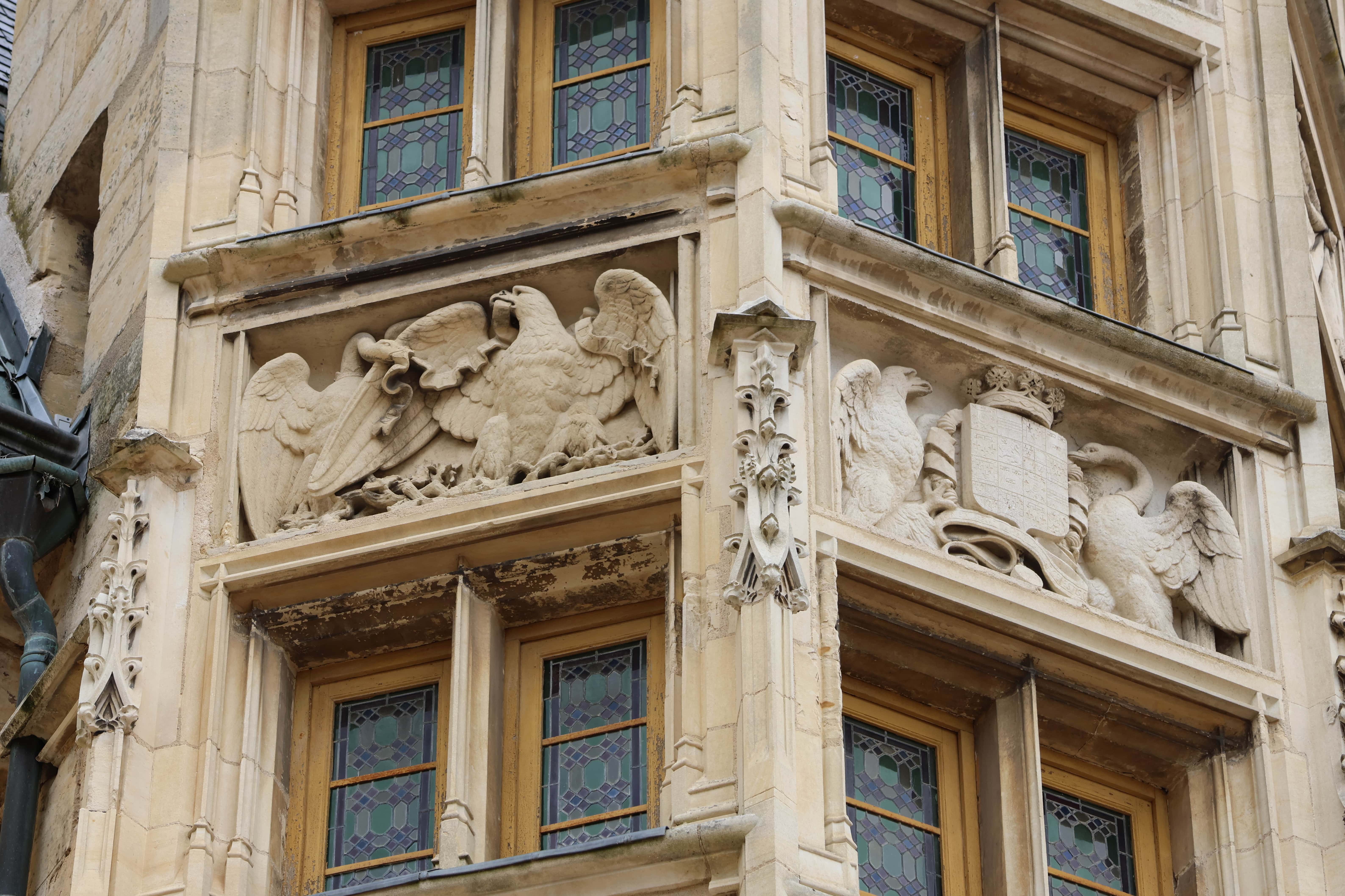 Décors de la tour escalier, Palais Ducal, Nevers